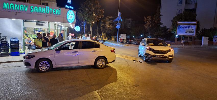 Bafra'da kazaya karışan otomobil sürücüsü kaçtı