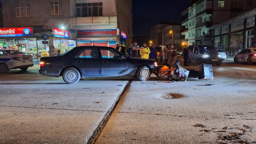 Bafra'da otomobille motosiklet çarpıştı, 1 kişi yaralandı