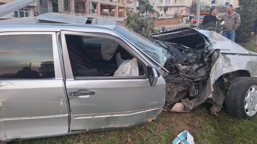Bafra'da otomobil sürücüsü kaza yaptı, olay yerinden kaçtı