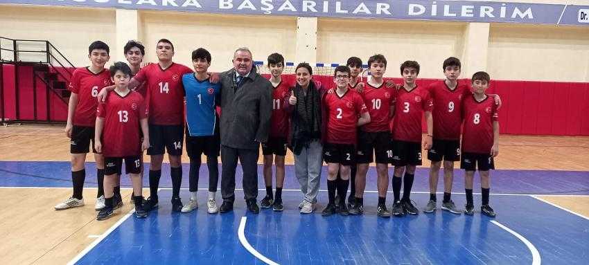 Futsal' da Gazi Ortaokulu Şampiyon  Oldu