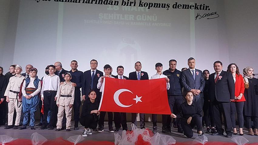 Bafra Mustafa Erdin İlk/ Ortaokulu Öğrencilerinden 18 Mart Çanakkale Deniz Zaferi ve Şehitleri Anma Programı