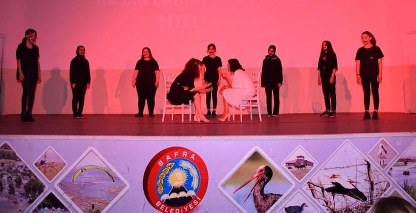 Hasan Çakın Mesleki ve Teknik Anadolu Lisesinden Tiyatro Gösterimi 