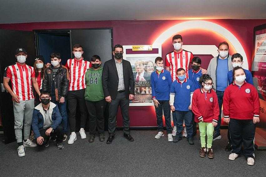 Samsunspor Futbolcuları ‘Canım Dayım’ Filmini Özel Çocuklarla Birlikte İzledi