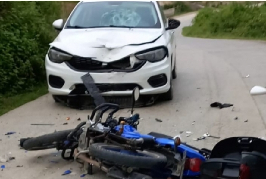 Alaçam'da otomobille motosiklet çarpıştı 2 yaralı